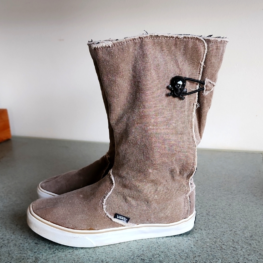 EUC Like New RARE Vans Canvas Sneaker Boots.